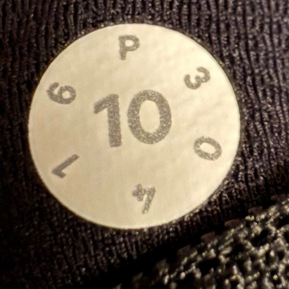 Lululemon Circuit Breaker Skirt Tall 15” Frozen Fizz Rare First Edition Sz 10 - Picture 10 of 10